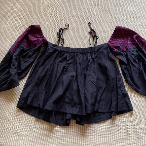 Free People Off Shoulder Top.         NWOT - Picture 5 of 5